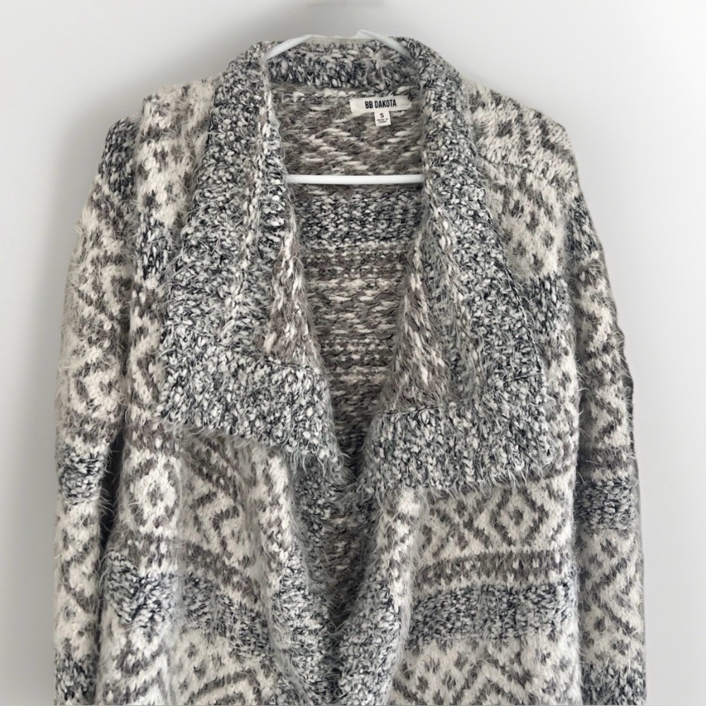 Womens Long Knit Cardigan Size S Small Fuzzy Sweater Collared Duster Gray Ivory
